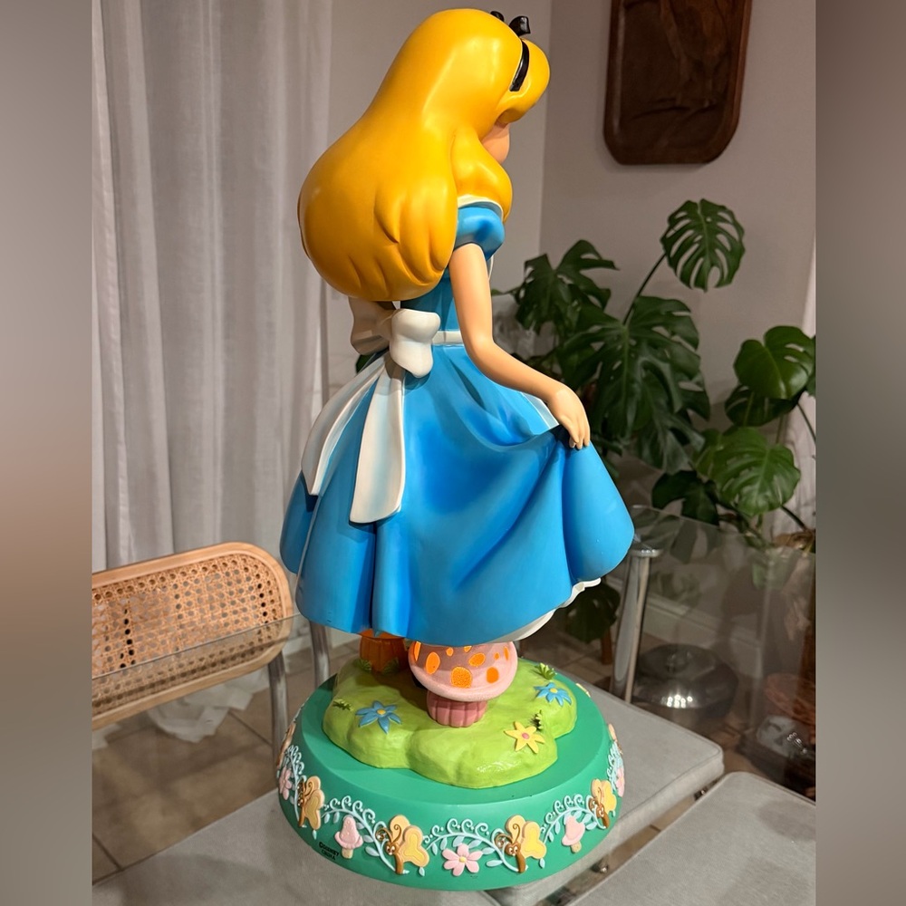 Disney Big Fig Alice in Wonderland Light-Up Statue Figurine Wonderland Mushrooms - Picture 4 of 14